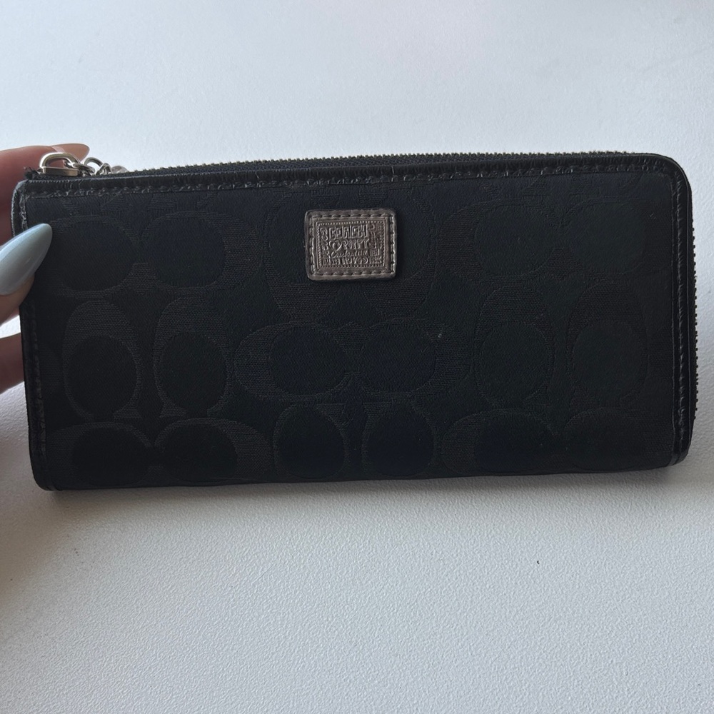Coach poppy Black Signature Zip-Around Wallet